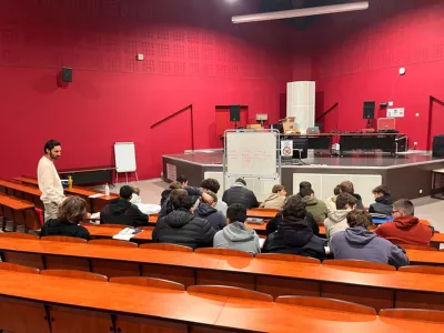 intervenant dans un lycée